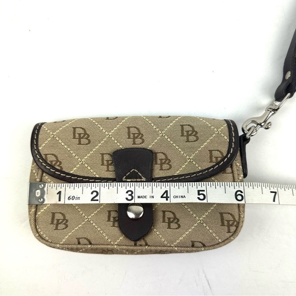 Dooney & Bourke Wristlet Brown Canvas Leather Signature Clutch Made In USA - Picture 9 of 10